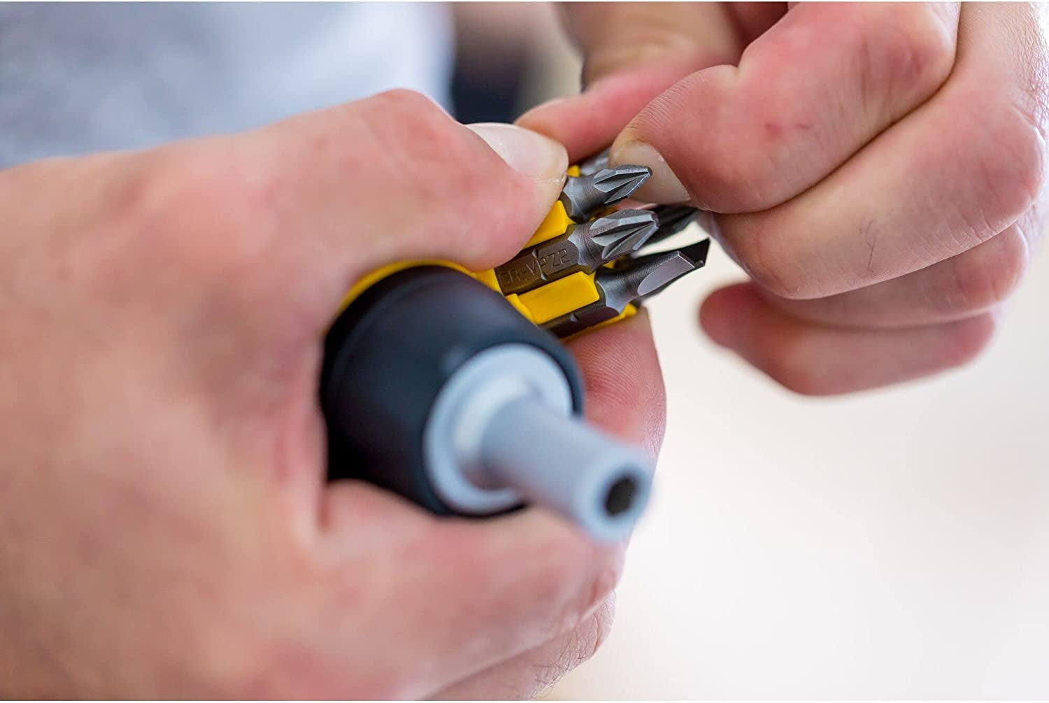 066358 Multi-Bit Stubby Screwdriver