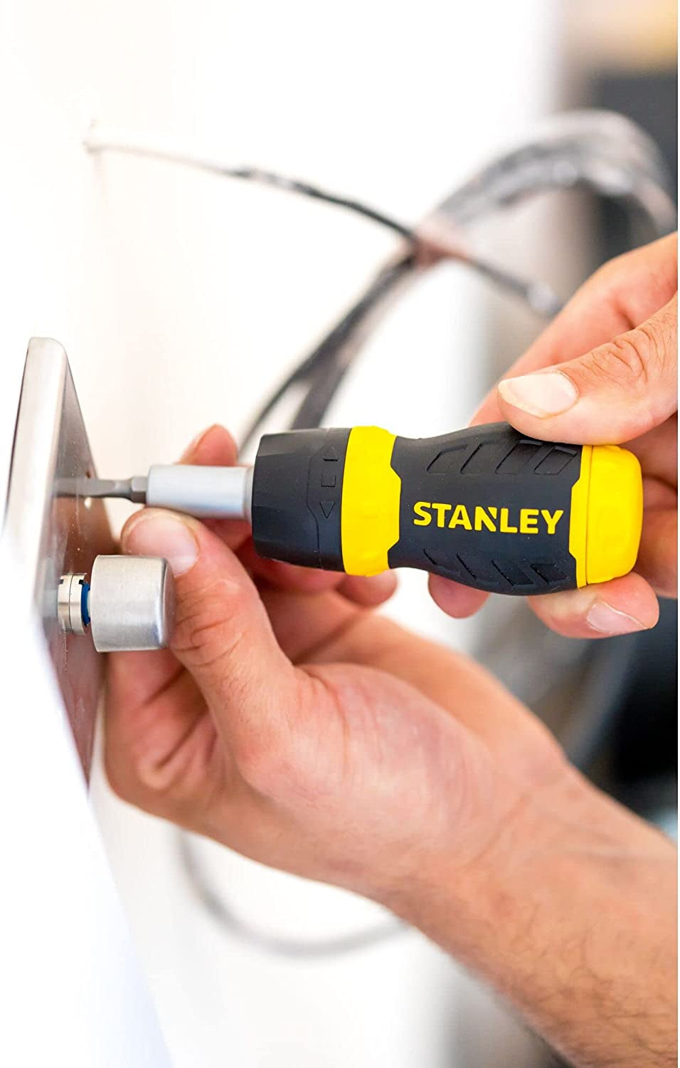 066358 Multi-Bit Stubby Screwdriver